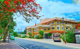 Tan Son Nhat Con Dao Resort